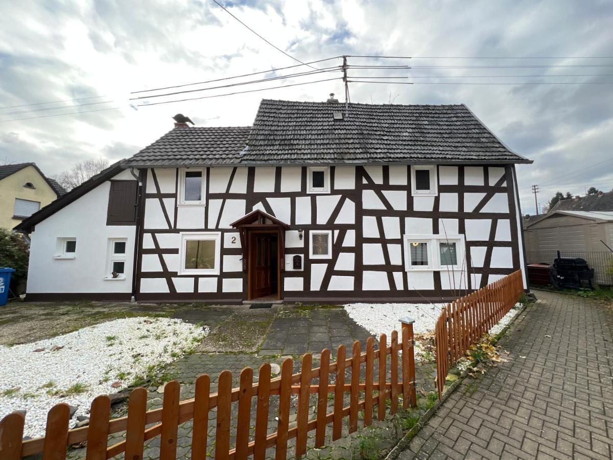 فيلا 300 Jahre Altes Renoviertes Fachwerkhaus Peterslahr المظهر الخارجي الصورة