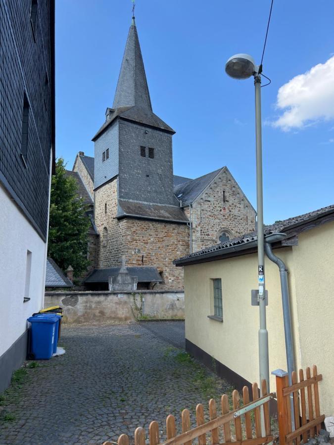 فيلا 300 Jahre Altes Renoviertes Fachwerkhaus Peterslahr المظهر الخارجي الصورة